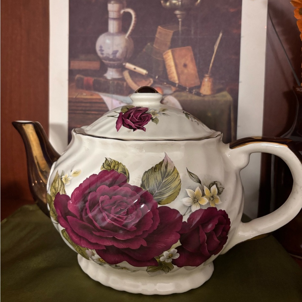 Vintage Royal Caldone Full size teapot made in England Red cabbage roses